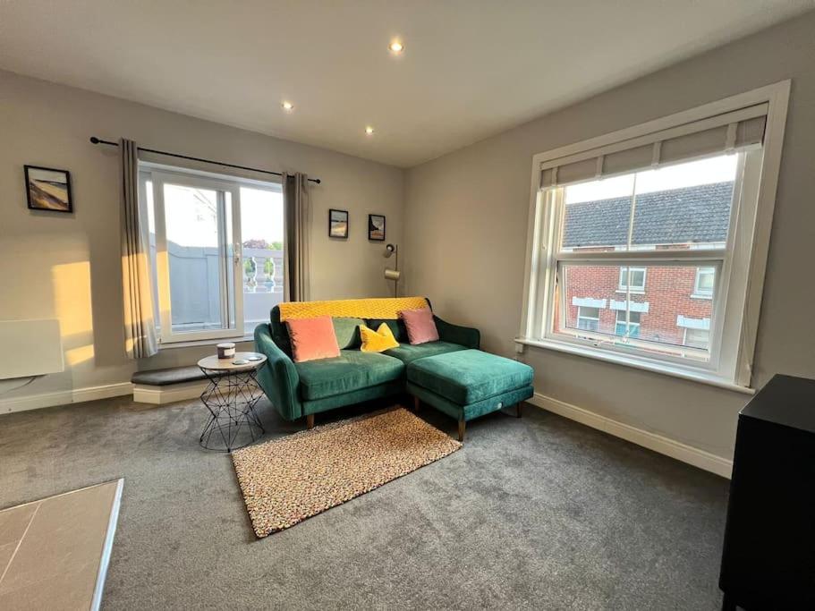 Bright, First Floor, One Bedroom Flat In Wimborne Wimborne Minster Dış mekan fotoğraf